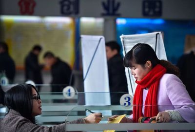 年轻人宁愿送外卖也不到工厂?关注劳动力市场变局